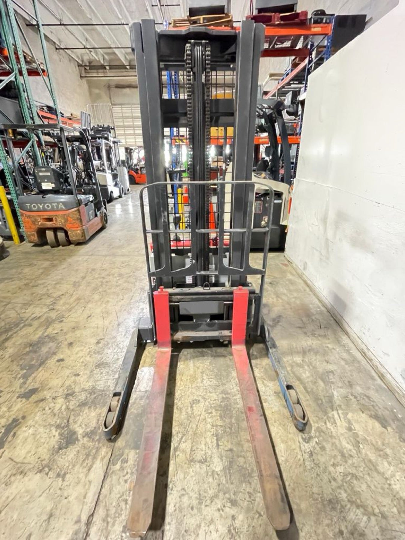 2021 Raymond Walkie Stacker RSS40, Mast 87"/128", Cap. 3,750 Lbs, 2021 Battery